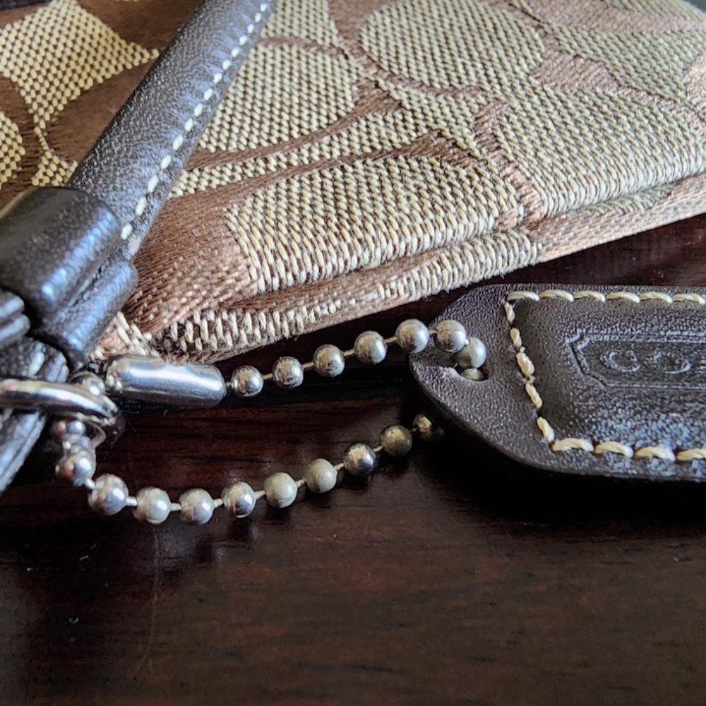 Coach Wristlet - Picture 11 of 12